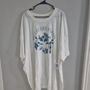 Torrid White Blueberry Farms Graphic Tee